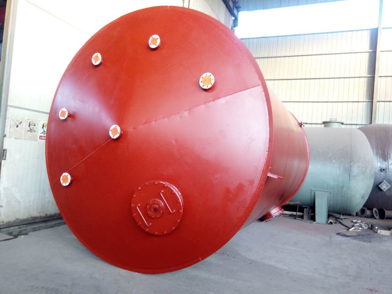 如何保證襯塑設(shè)備的防火性能？